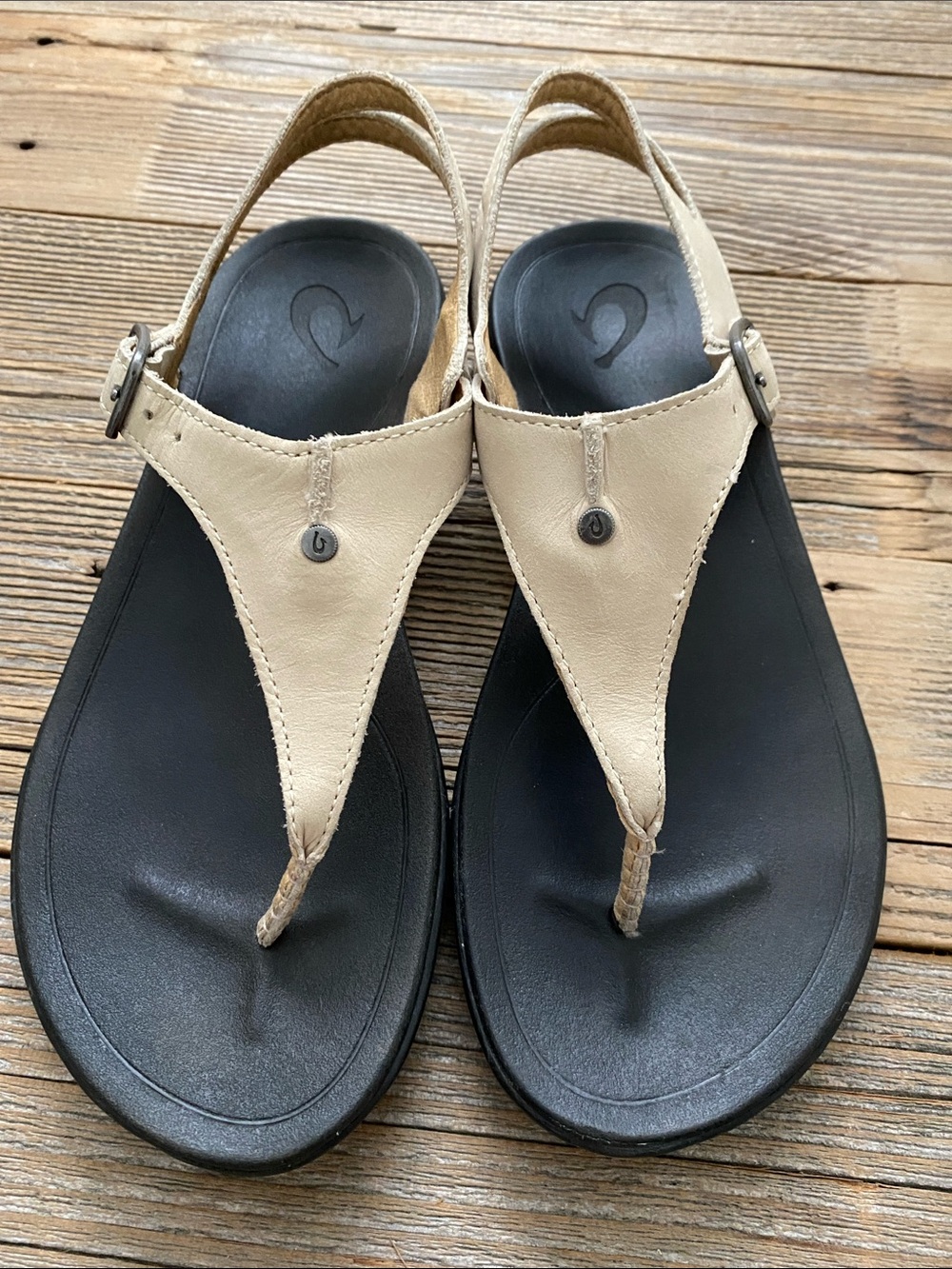 Olukai Eheu Sandals. W7.